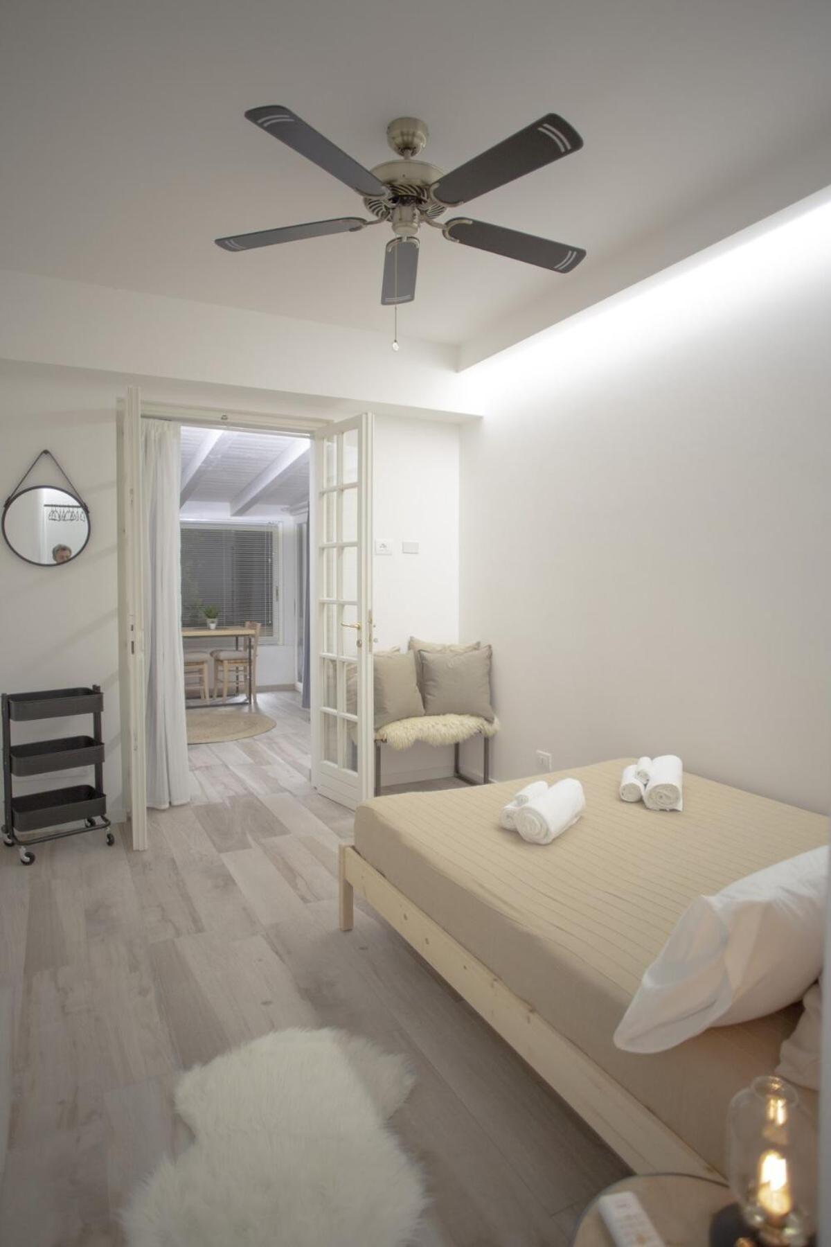 Little Suite 恩佩多克莱港 外观 照片
