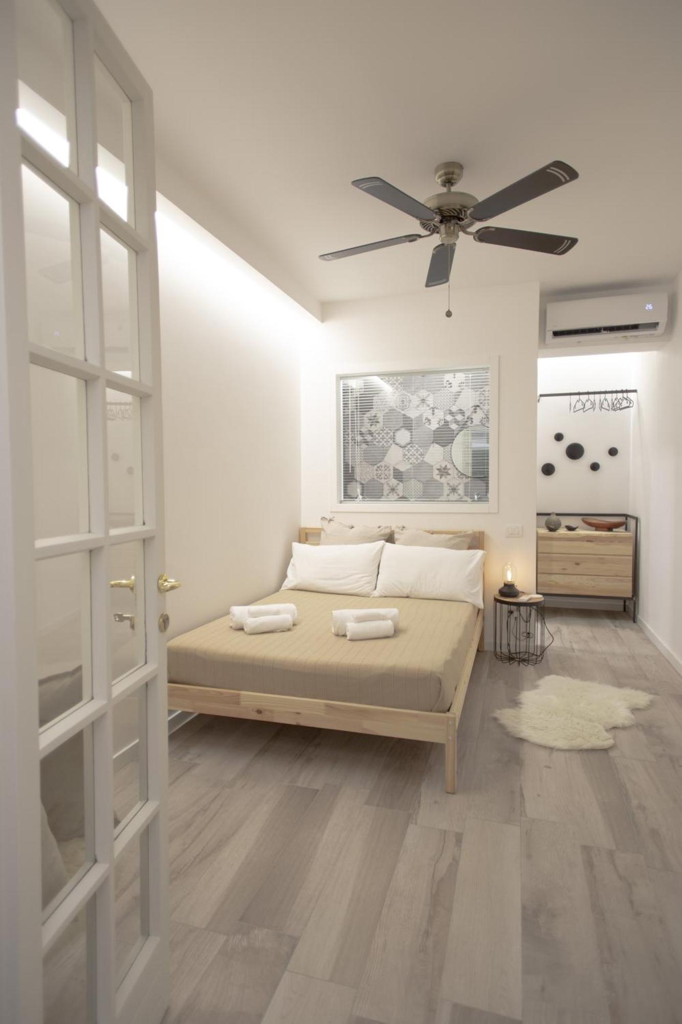 Little Suite 恩佩多克莱港 外观 照片